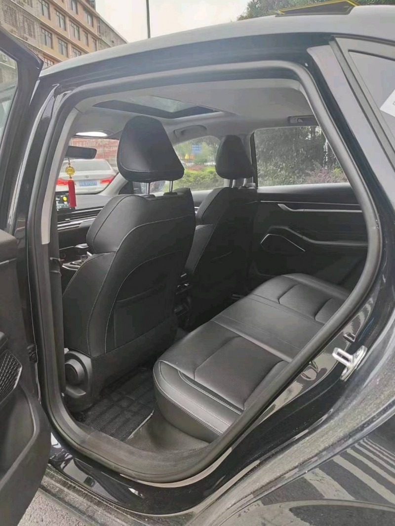 长沙23年吉利帝豪4