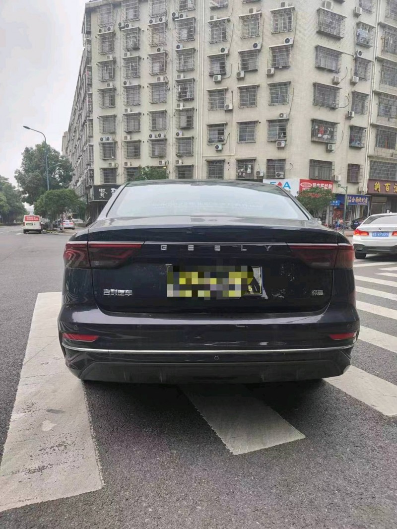 长沙23年吉利帝豪9