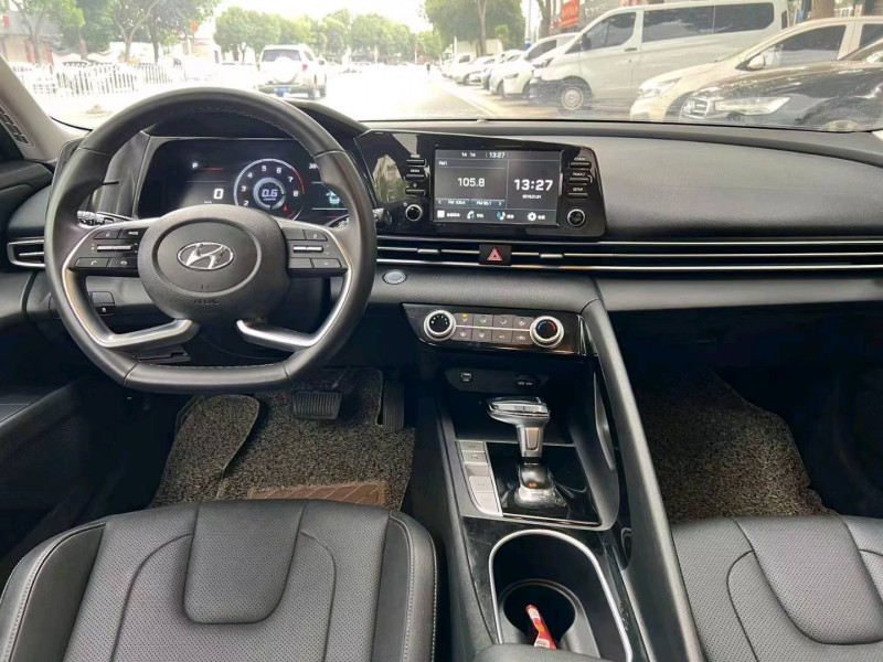 保定21年现代伊兰特6