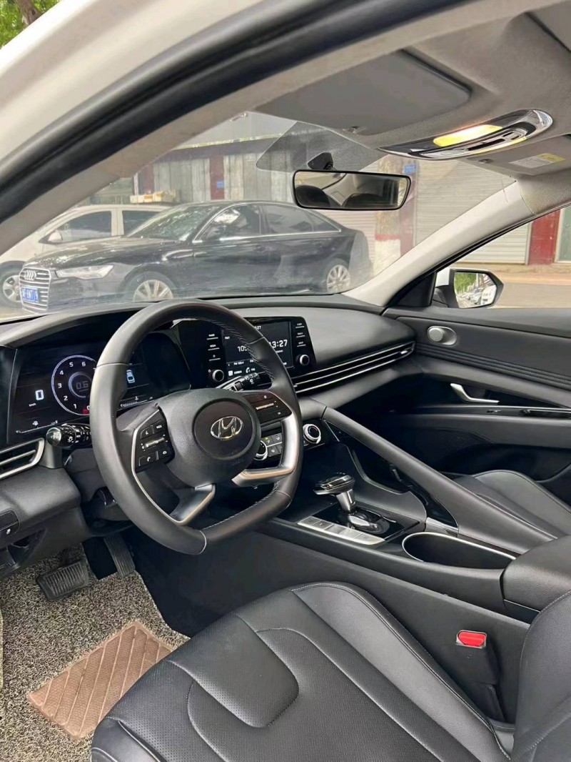 保定21年现代伊兰特8