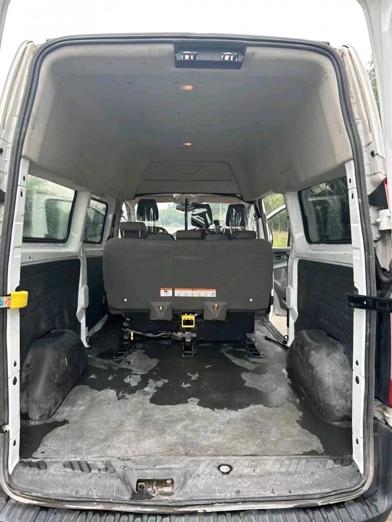 枣庄17年福特全顺5