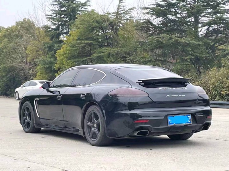 宜昌12年保时捷帕拉梅拉3