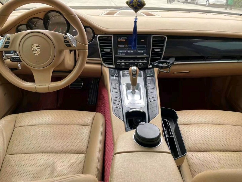 宜昌12年保时捷帕拉梅拉7