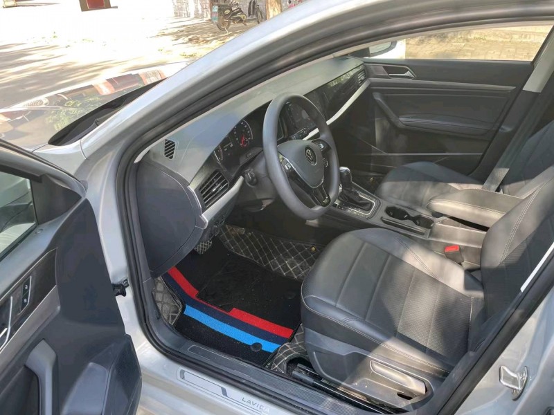 保定21年大众朗逸7