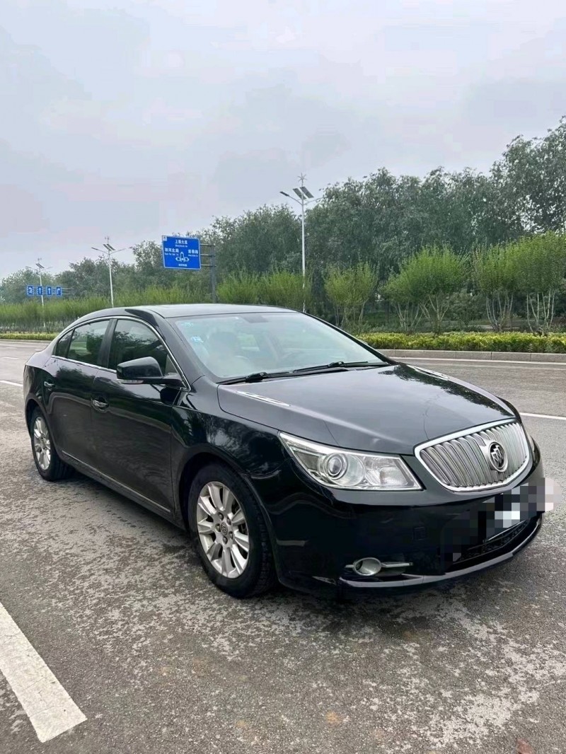 枣庄12年别克君越2