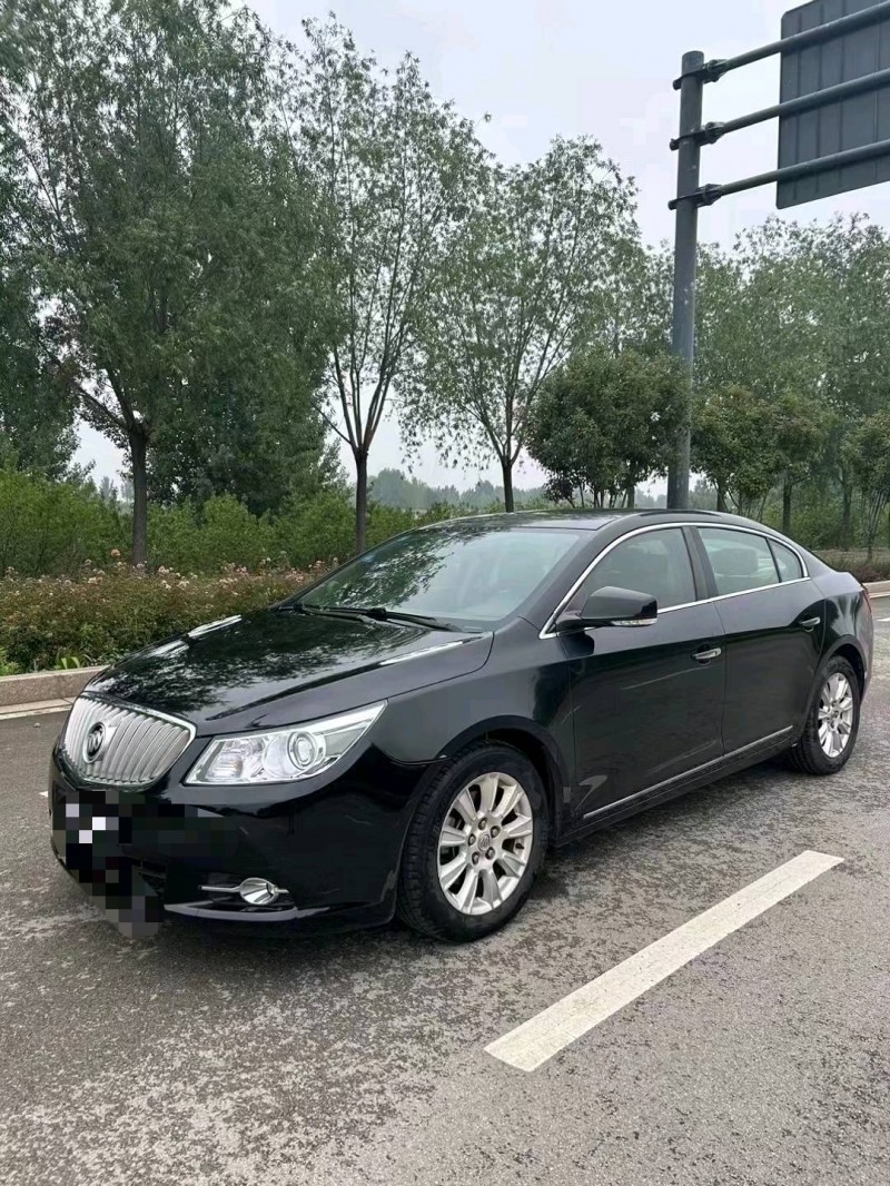 枣庄12年别克君越3