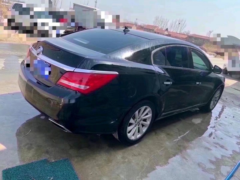 青岛15年别克君越8