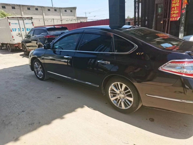 保定13年日产天籁4