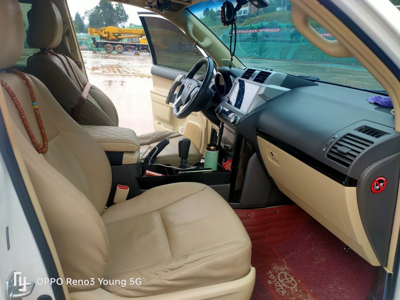 成都14年丰田普拉多6