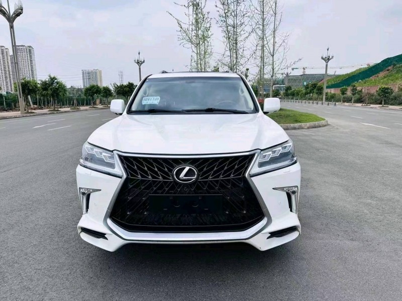 成都10年雷克萨斯LX1