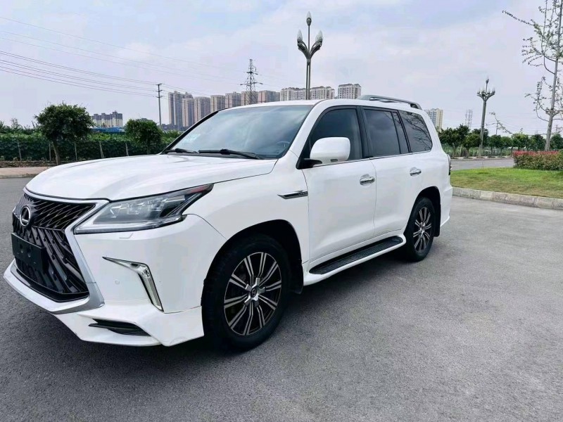 成都10年雷克萨斯LX3