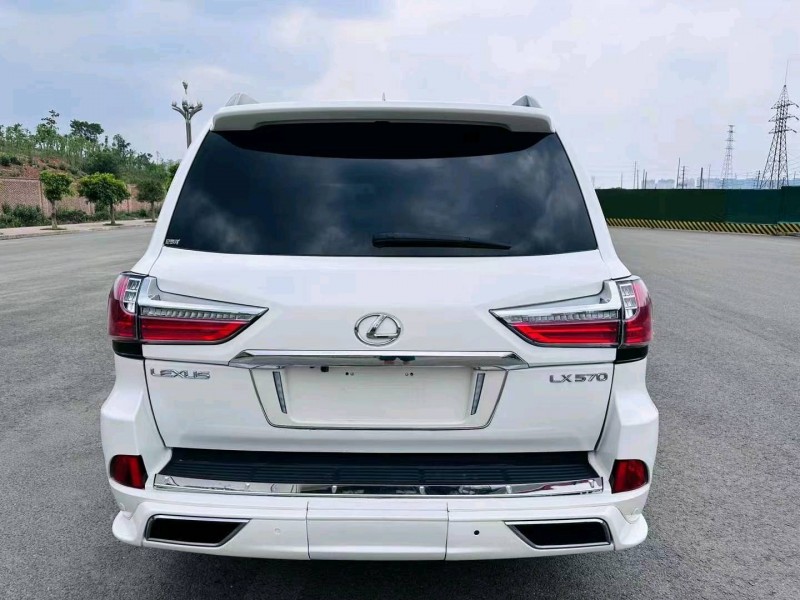 成都10年雷克萨斯LX9