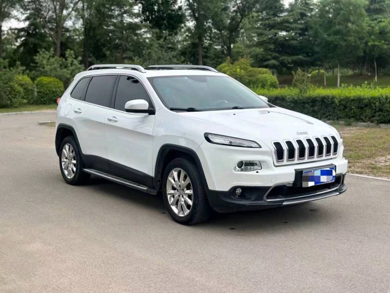 淄博15年Jeep自由光6