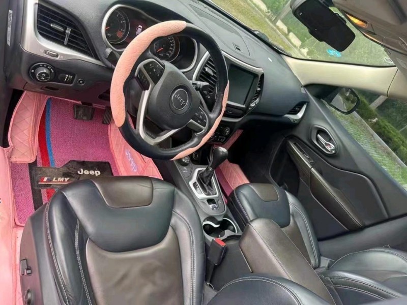 淄博15年Jeep自由光8