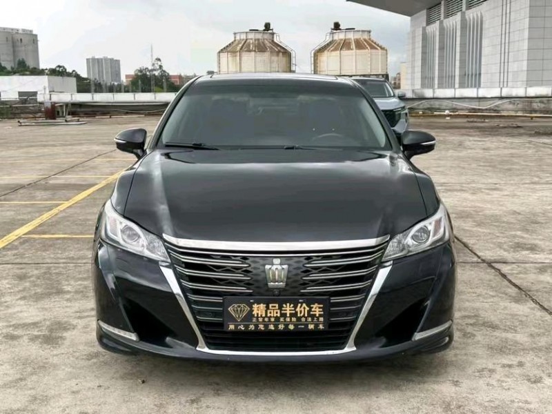 东莞18年丰田皇冠1