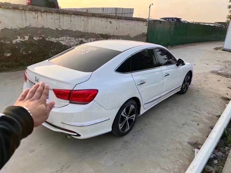 济南15年本田思铂睿6