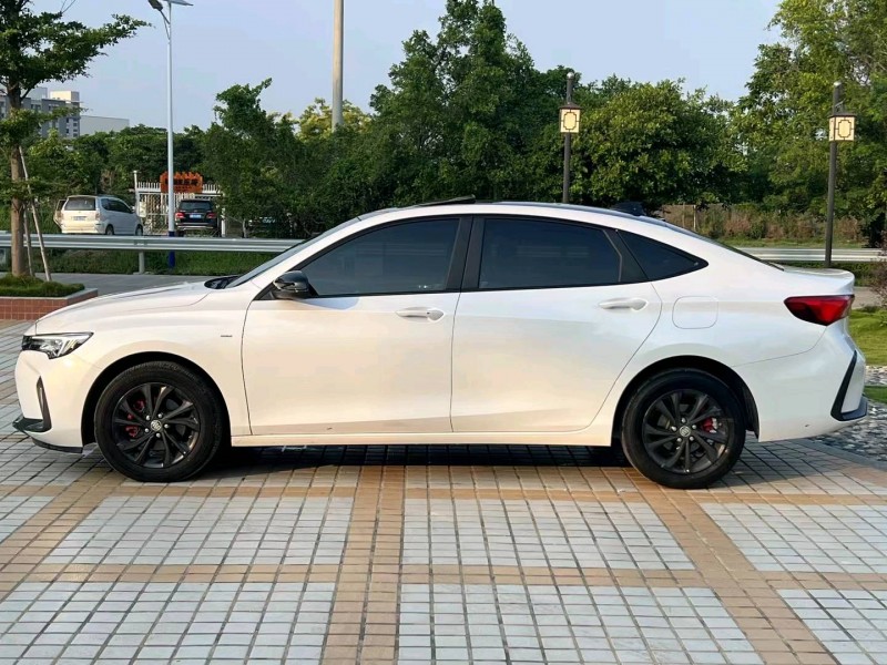 汕头22年别克威朗3