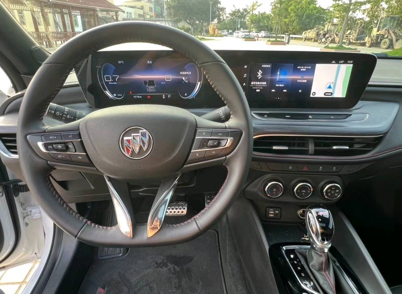 汕头22年别克威朗5