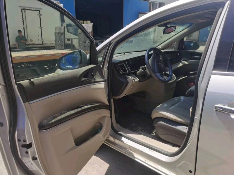 武汉11年别克GL83