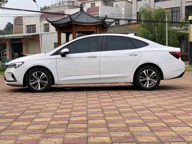 汕头21年别克威朗7