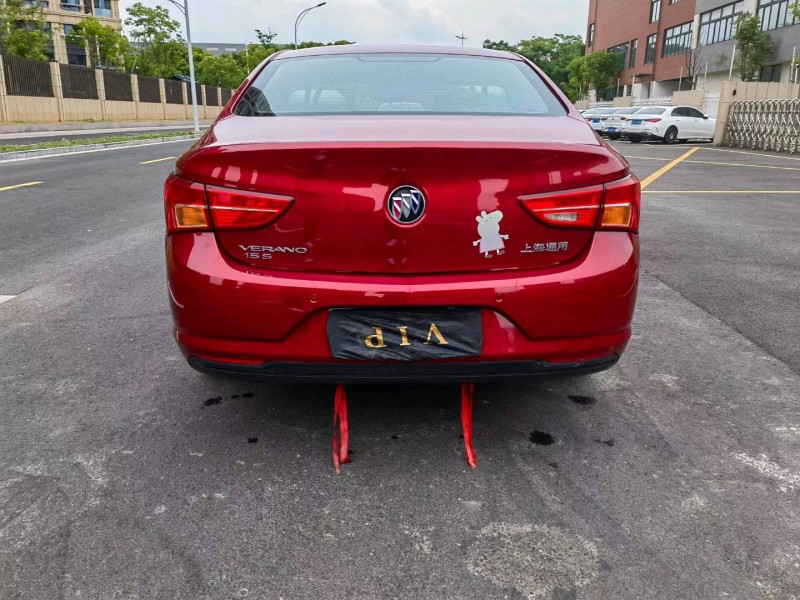 苏州16年别克威朗9