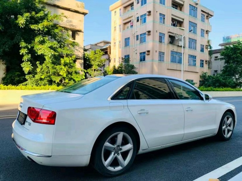 东莞11年奥迪A8L7