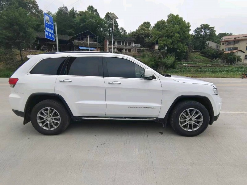 衡阳16年Jeep大切诺基5