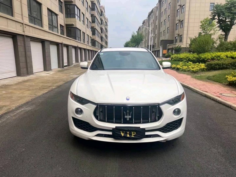 潍坊17年玛莎拉蒂Ghibli1