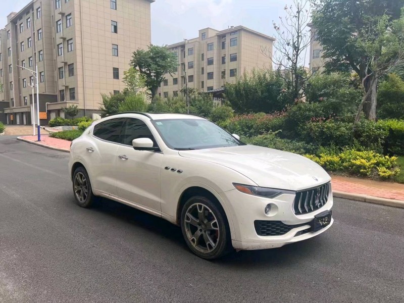 潍坊17年玛莎拉蒂Ghibli2