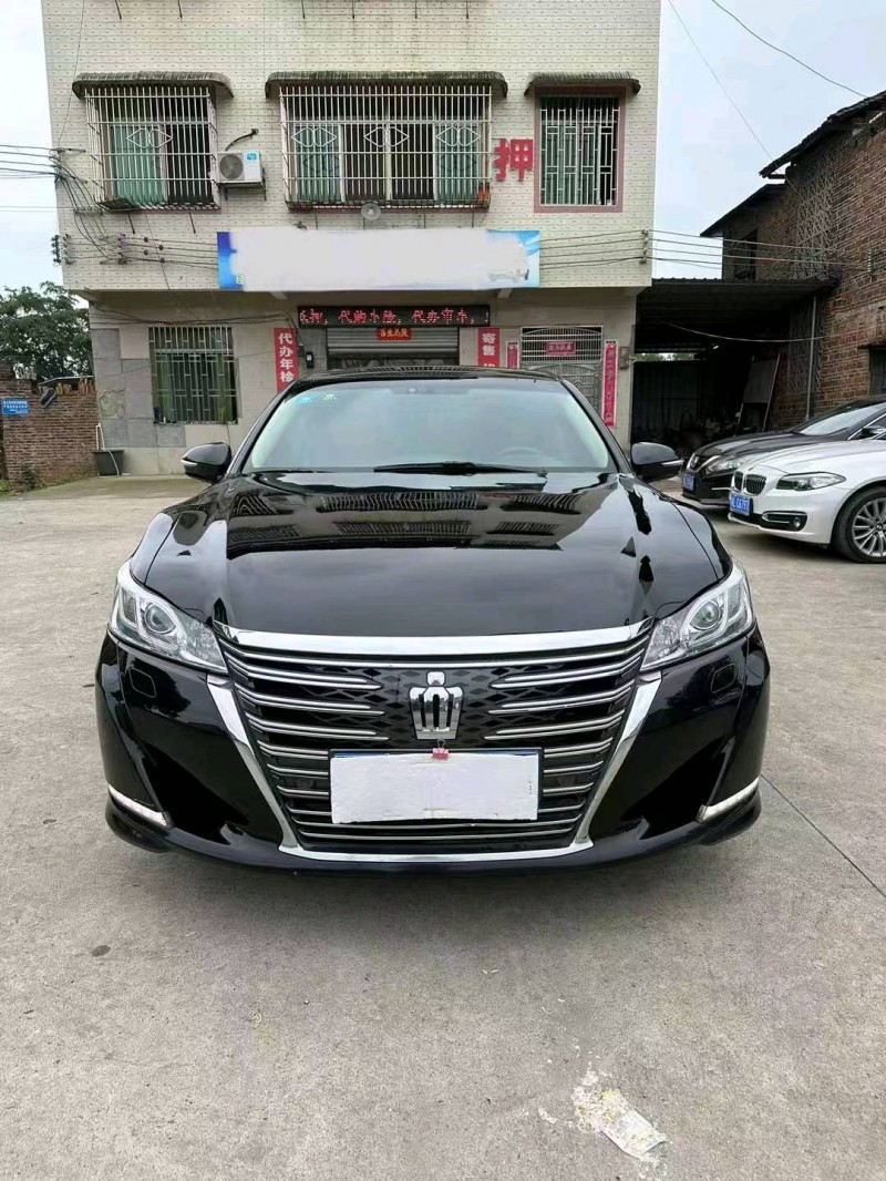 衡阳16年丰田皇冠1