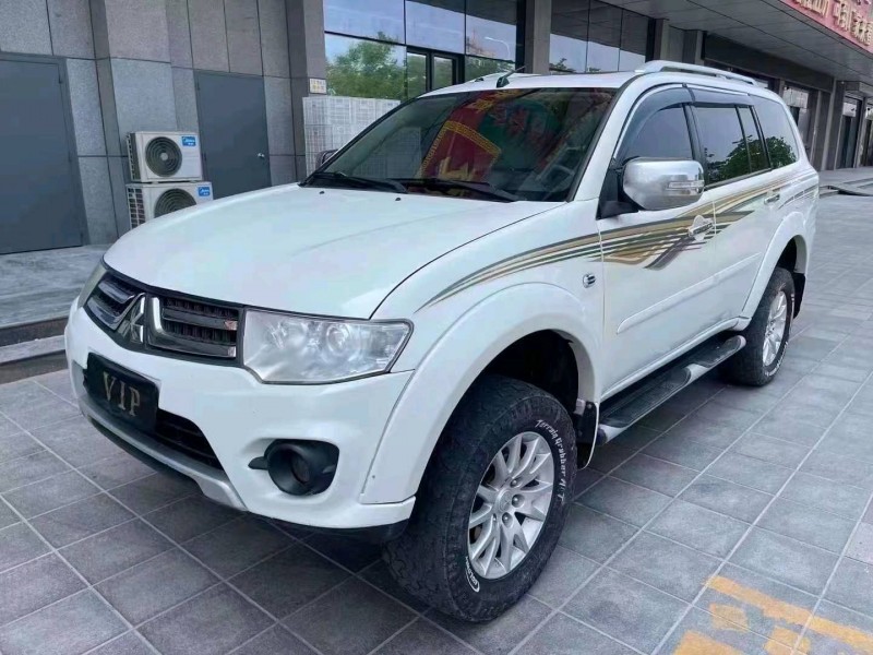 济宁15年三菱帕杰罗·劲畅2