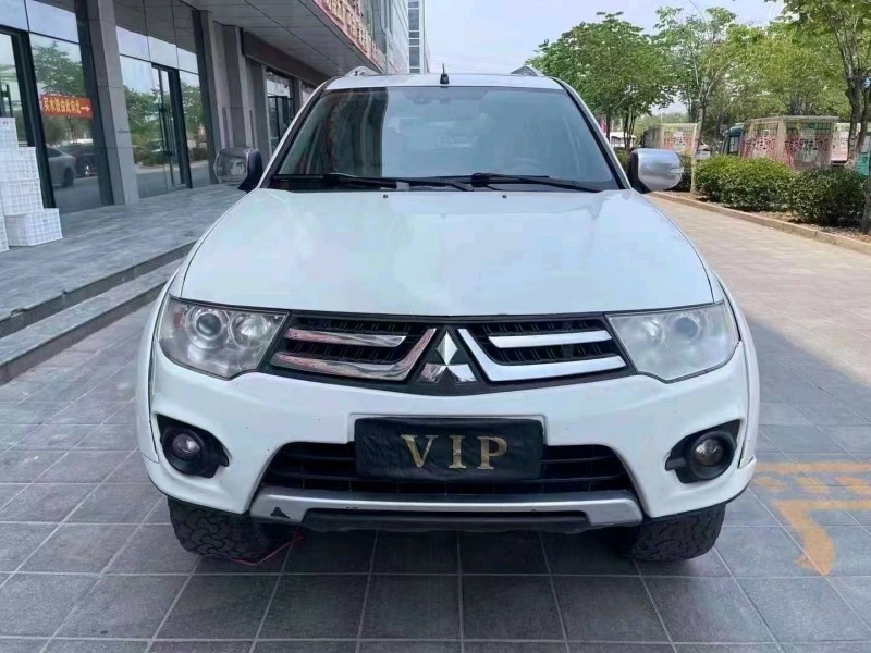 济宁15年三菱帕杰罗·劲畅1