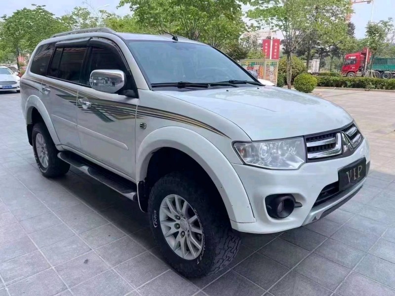 济宁15年三菱帕杰罗·劲畅3