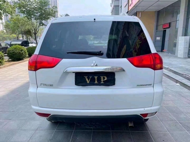济宁15年三菱帕杰罗·劲畅5