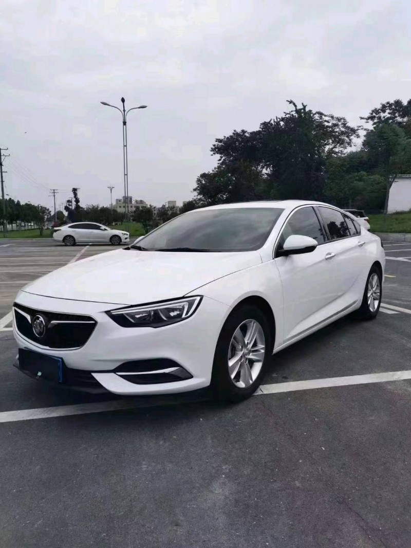 淮南19年别克君威2