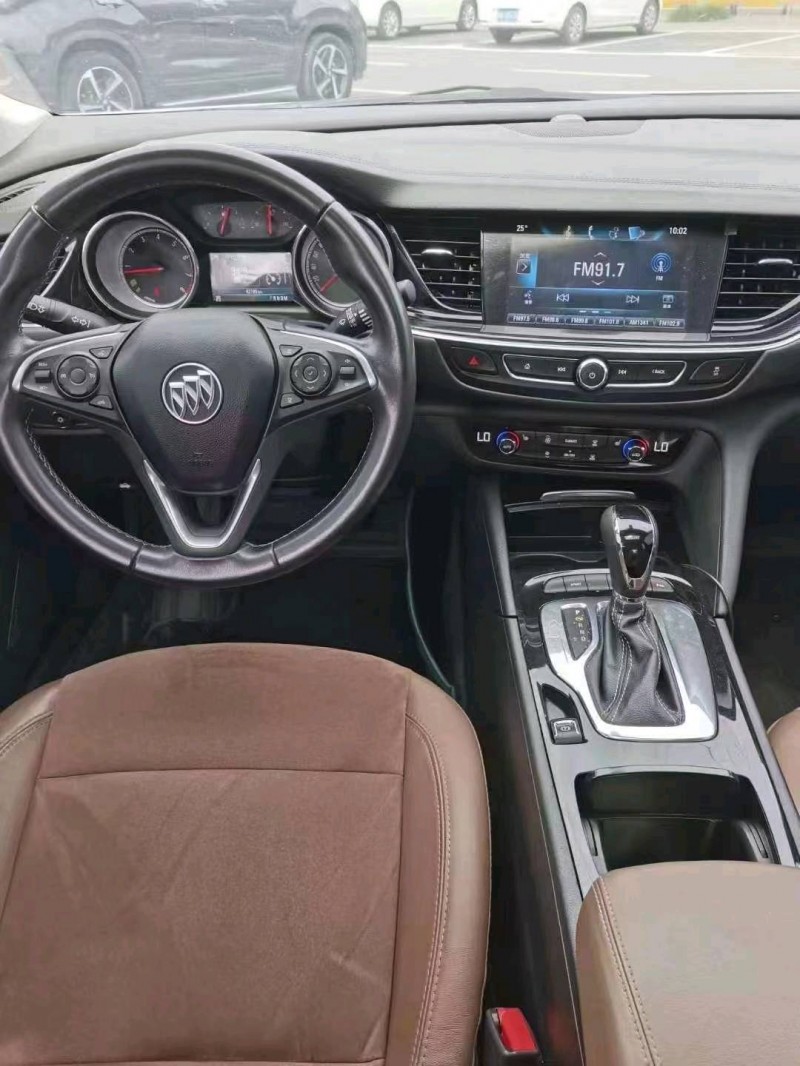 淮南19年别克君威5