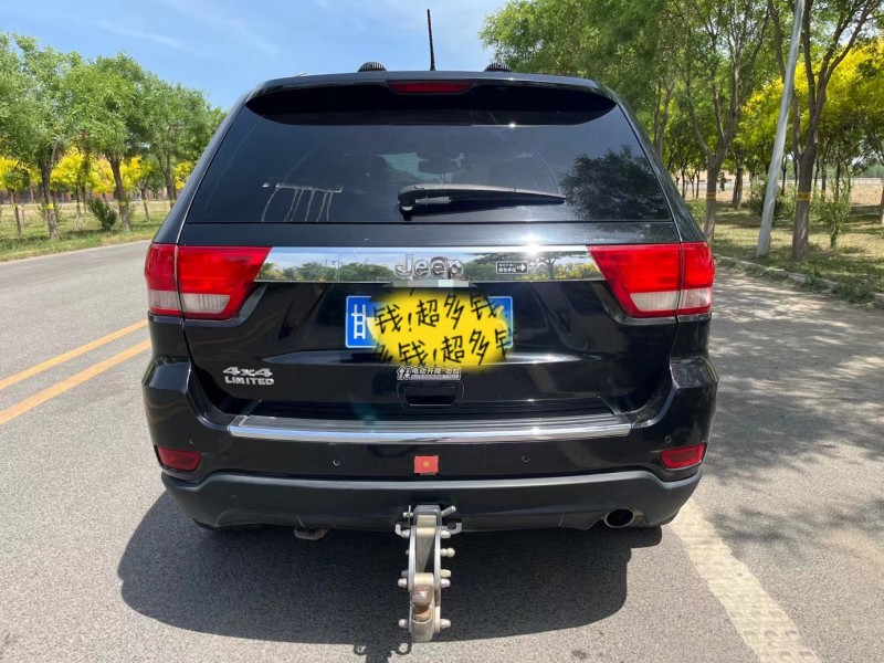北京12年Jeep大切诺基9