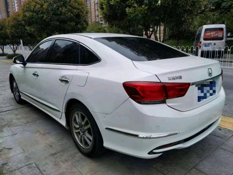 宜昌18年本田思铂睿4