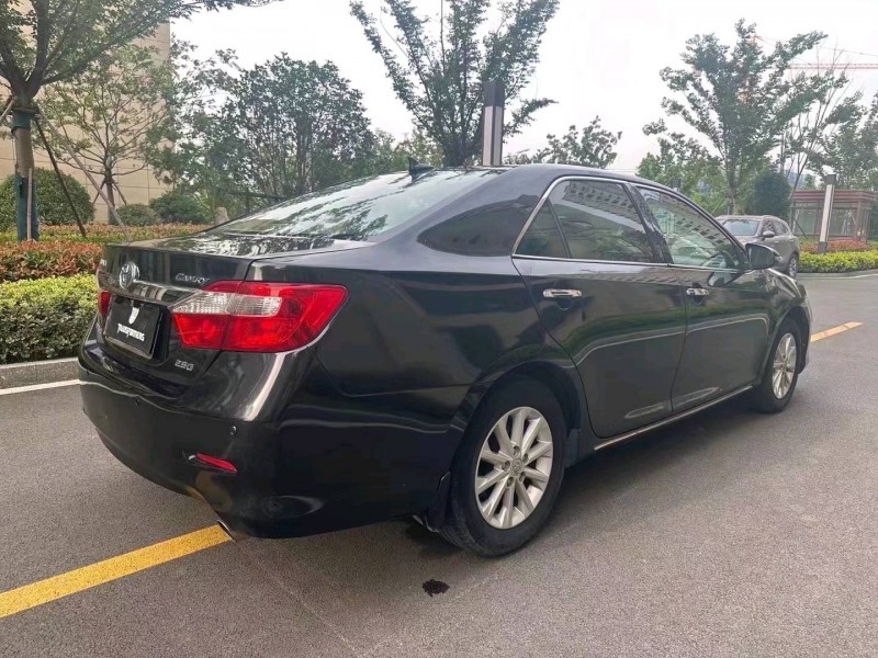 济南12年丰田凯美瑞4