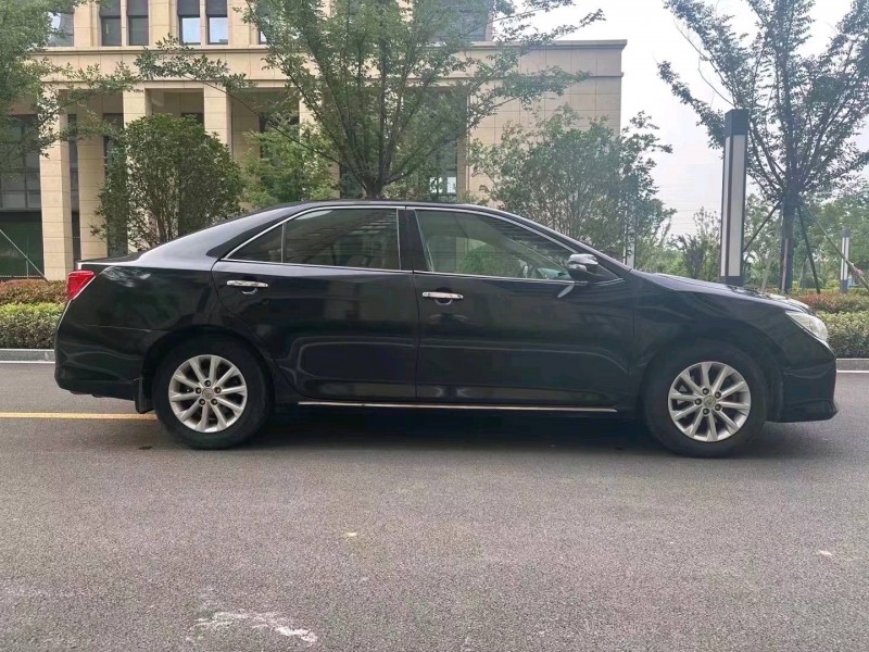 济南12年丰田凯美瑞5