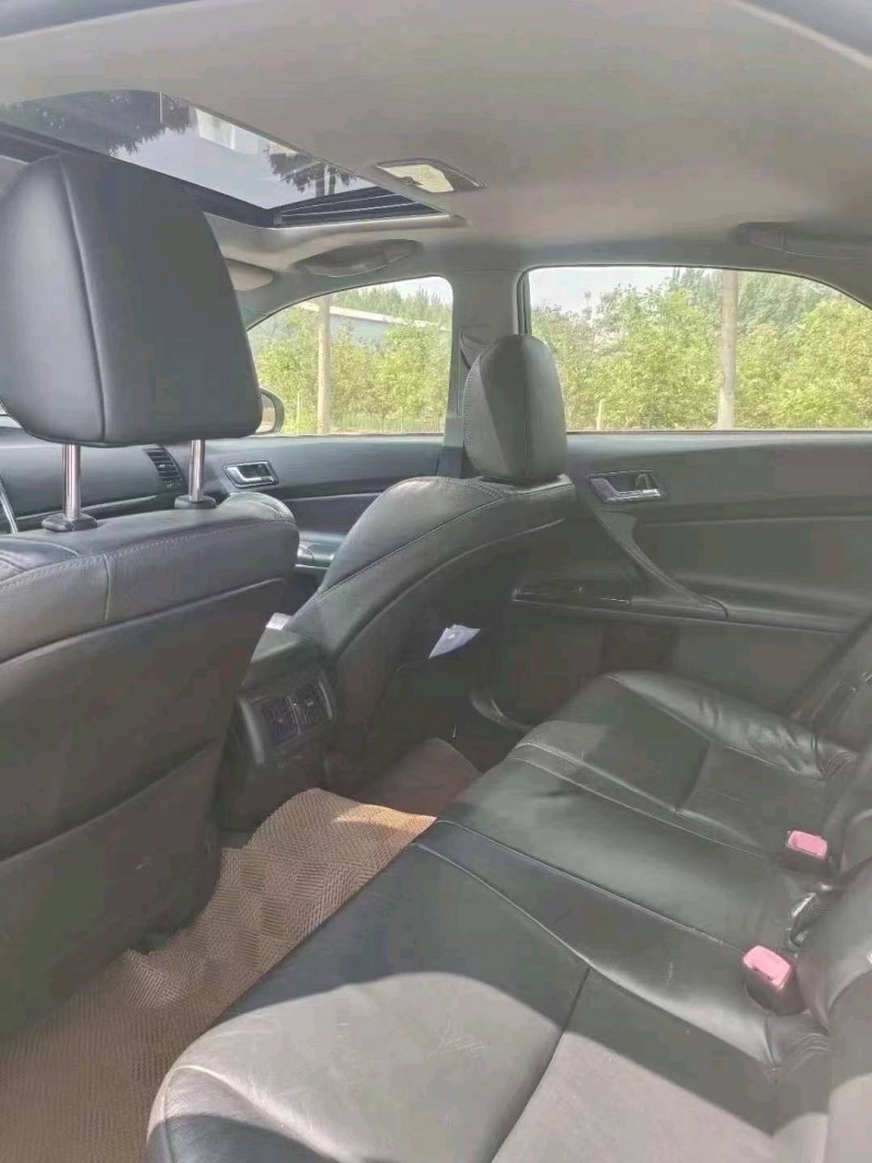 济南12年丰田锐志5