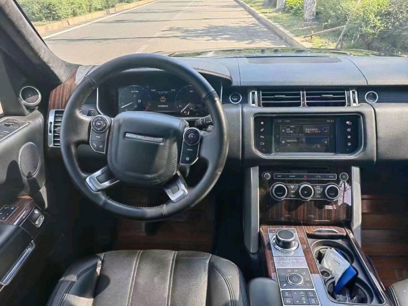 济南16年路虎揽胜行政7