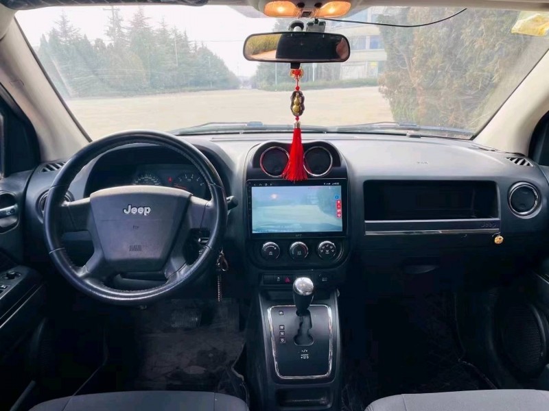 烟台10年Jeep指南者7