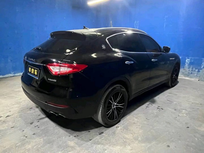 宜昌17年玛莎拉蒂Levante5