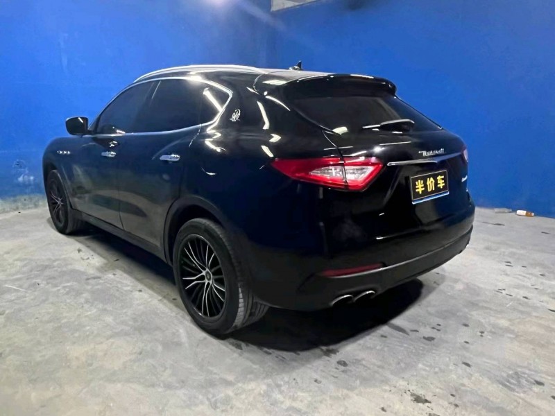 宜昌17年玛莎拉蒂Levante7