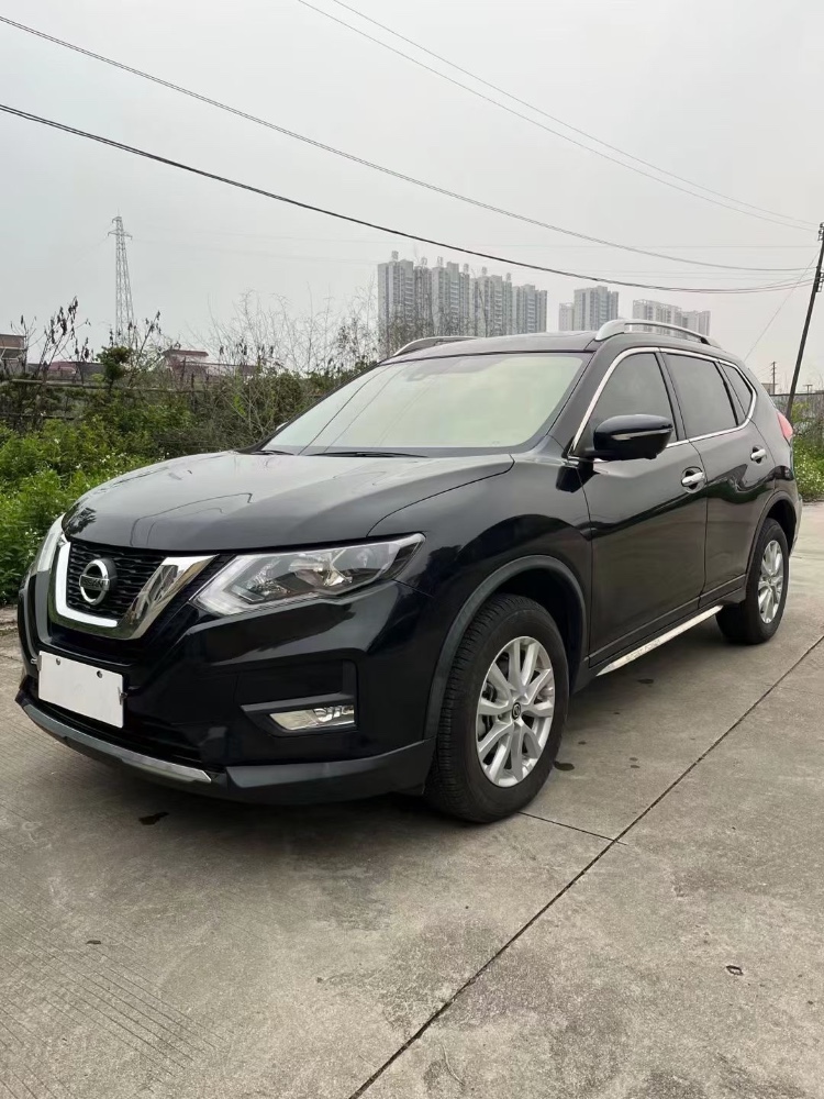 佛山21年日產奇駿2