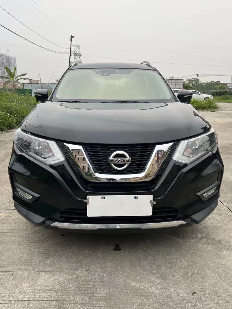 佛山21年日產奇駿1