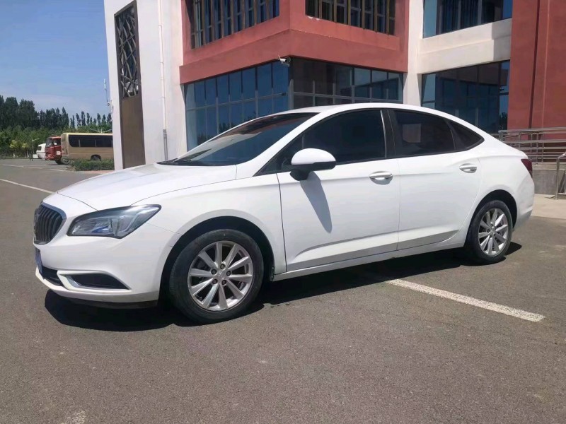 邢台17年别克威朗4