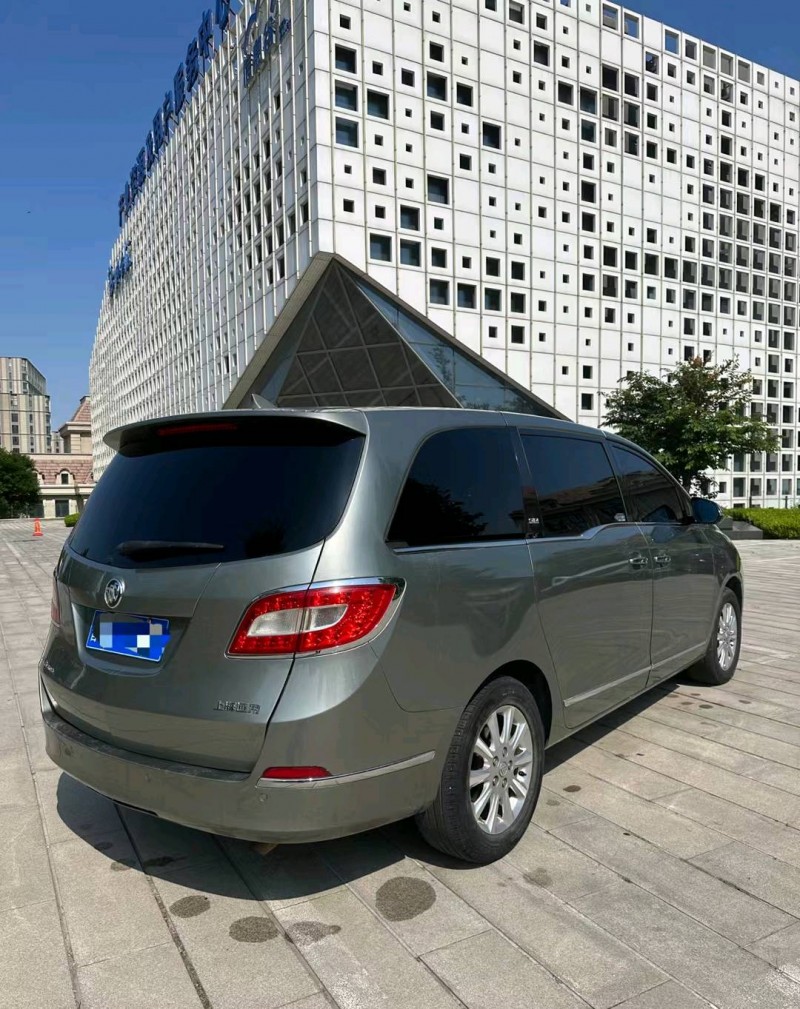 青岛12年别克GL85