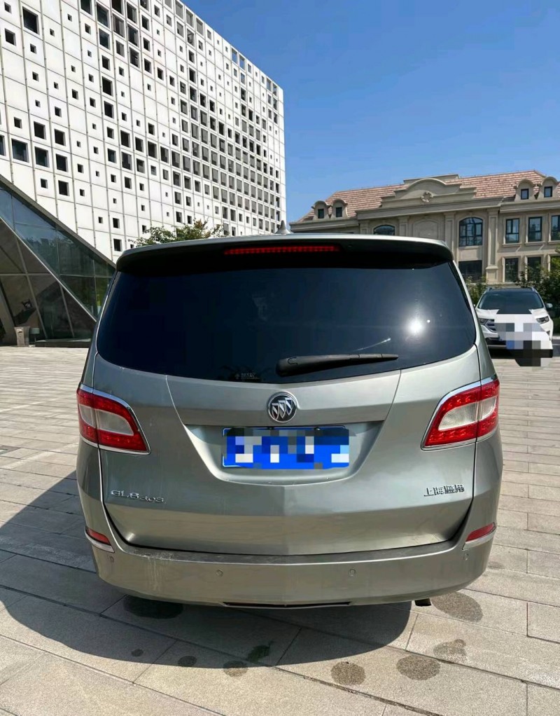 青岛12年别克GL89